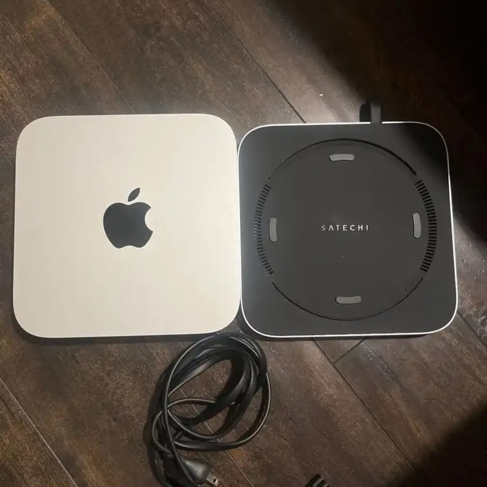 Apple M1 Mac Mini with Satechi Hub